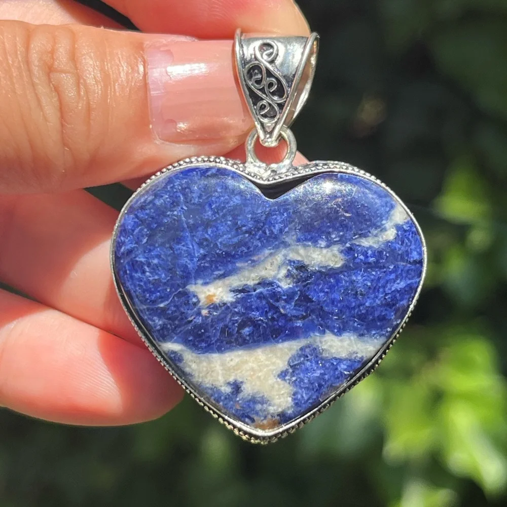 925‎ silver plated sodalite heart pendant